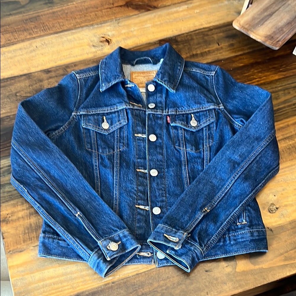 Levi’s Women's Trucker Jean Jacket dark denim Sz S